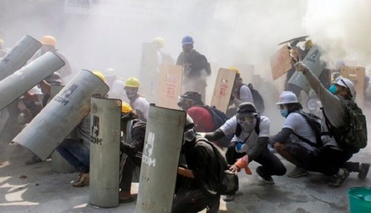 myanmar-protest_JFWkqVz4HX